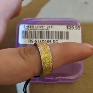 Elegant Gold Textured Ring